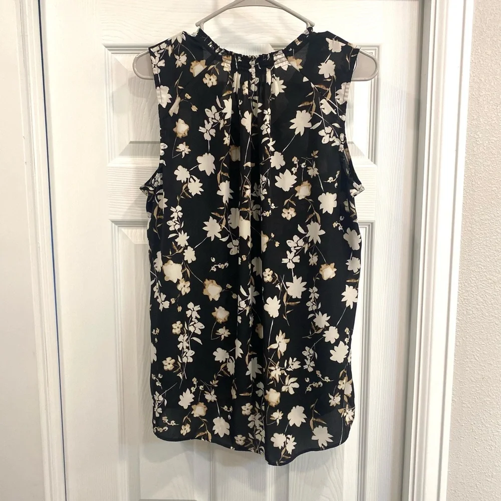 Simply Vera Vera Wang Black and White Floral Blouse - Picture 3 of 3